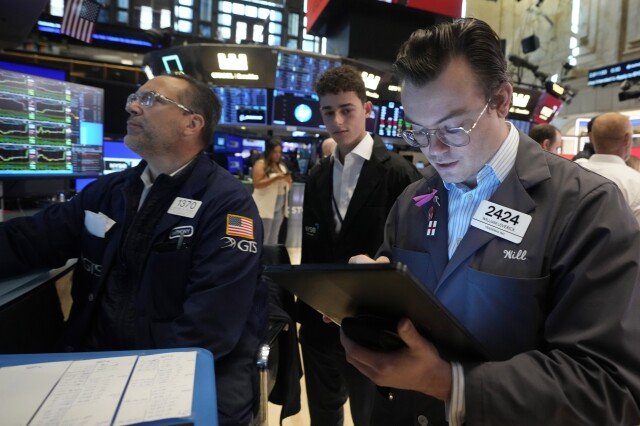 Pasar saham hari ini: Wall Street mencapai rekor baru saat saham teknologi besar terus naik